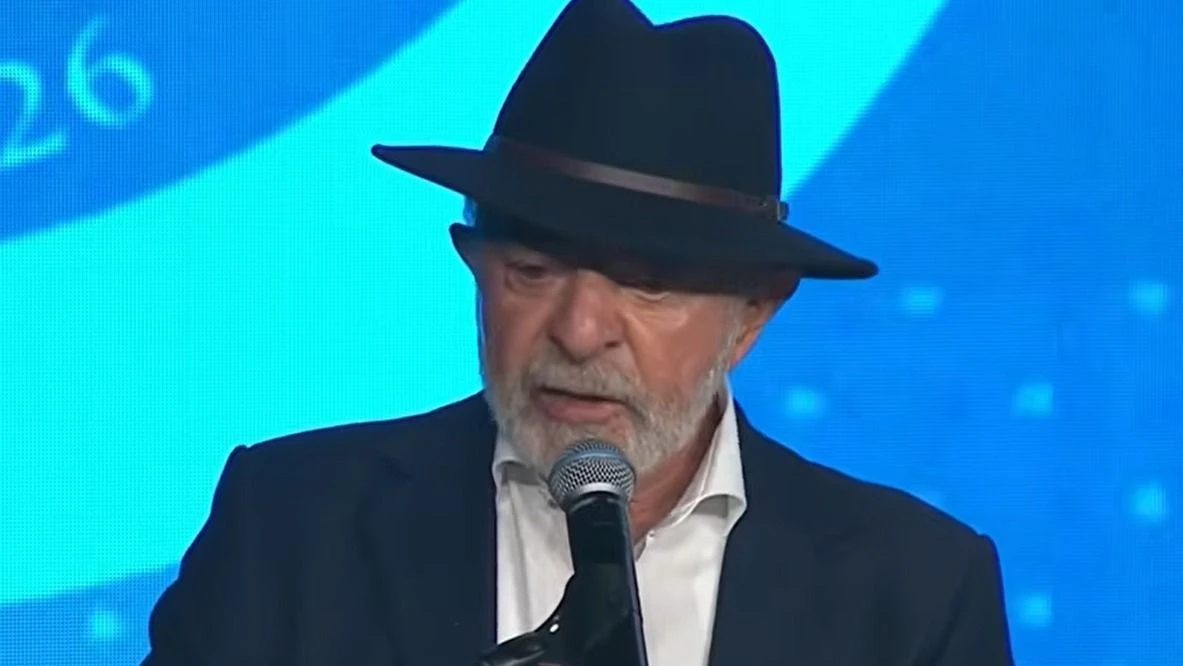 Lula se emociona ao homenagear Mujica e exalta legado na América Latina