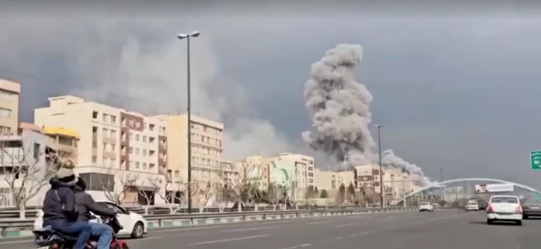 Israel atinge dezenas de bases do Irã nesta segunda (2)