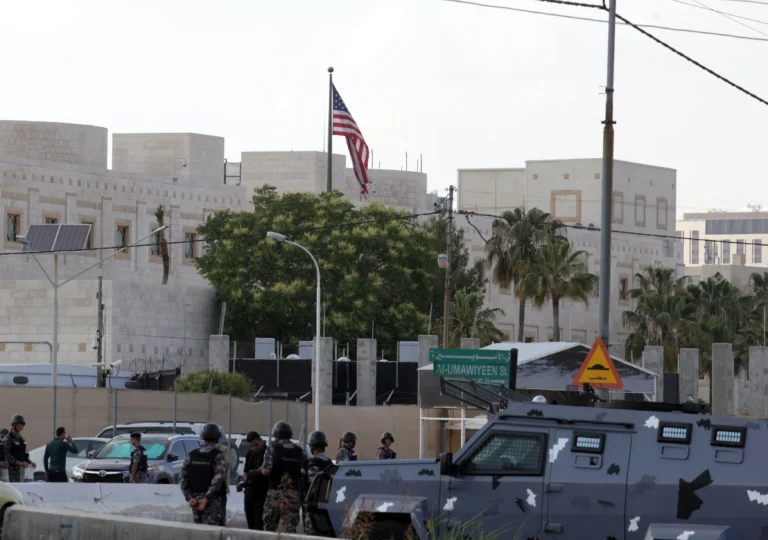 Embaixada dos EUA na Jordânia é desocupada após ameaça