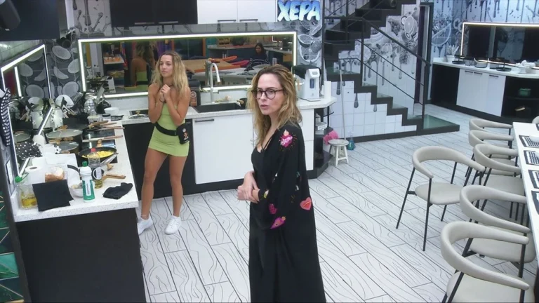 Ana Paula Renault e Samira dublam conversa entre Alberto Cowboy e Jonas Sulzbach no BBB 26