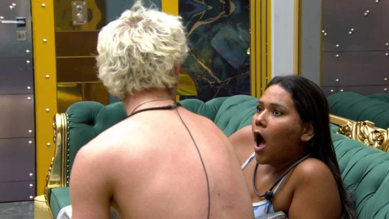 Juliano Floss flagra brothers criticando Chaiany e conta para sister, que diz: Não sei quem é pior