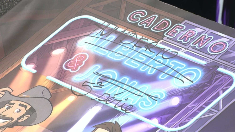 Ana Paula Renault lê desafio do Barrado no Baile e rasura caderno: Será que eu mereço?