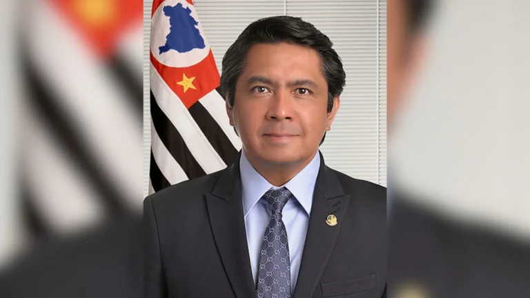 PM investiga liberação de carro de senador após infrações em SP