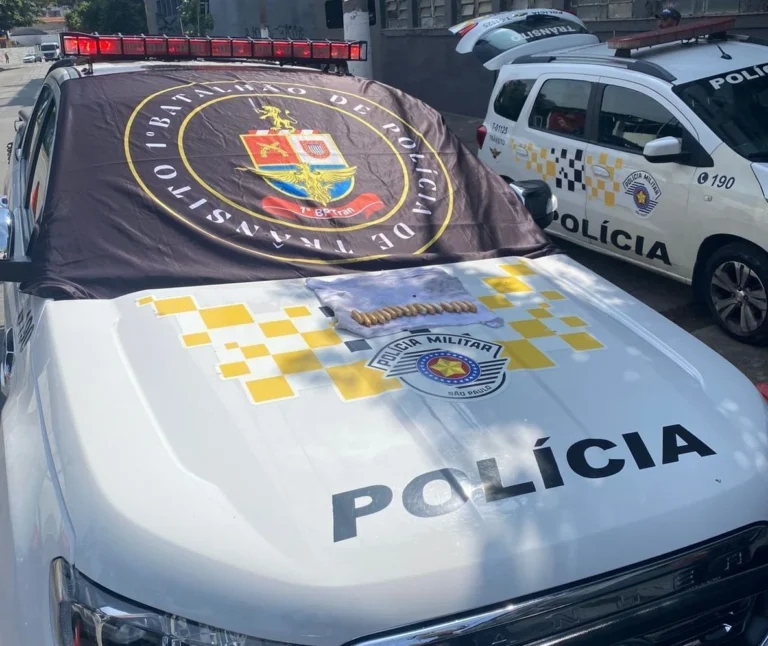 Mulas do tráfico ingerem 200 cápsulas de cocaína e são presas em ônibus