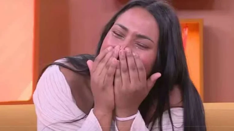 Eliminada, Chaiany desaba com mensagem dos pais e da filha no Bate-Papo BBB