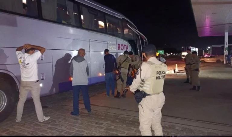 Foragido de GO ligado ao PCC é preso em ônibus ao tentar se esconder na BA