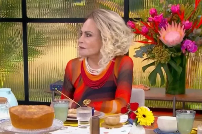 Ana Maria Braga comete gafe ao vivo e Louro Mané cai no riso