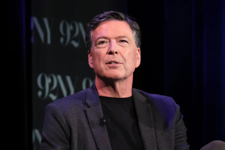 Trump diz que número 86 é gíria da máfia após acusação contra ex-FBI