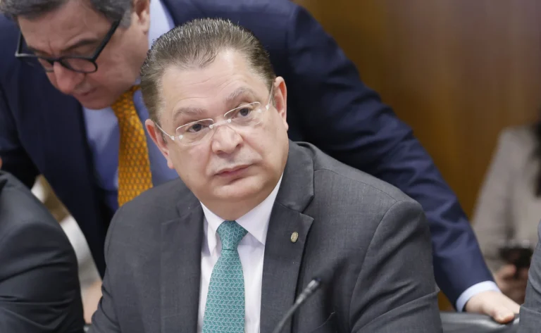 Sóstenes disse que avisou Messias de que “Alcolumbre iria derrotá-lo”