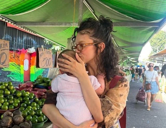 Manu Gavassi celebra um ano da filha com foto rara; veja