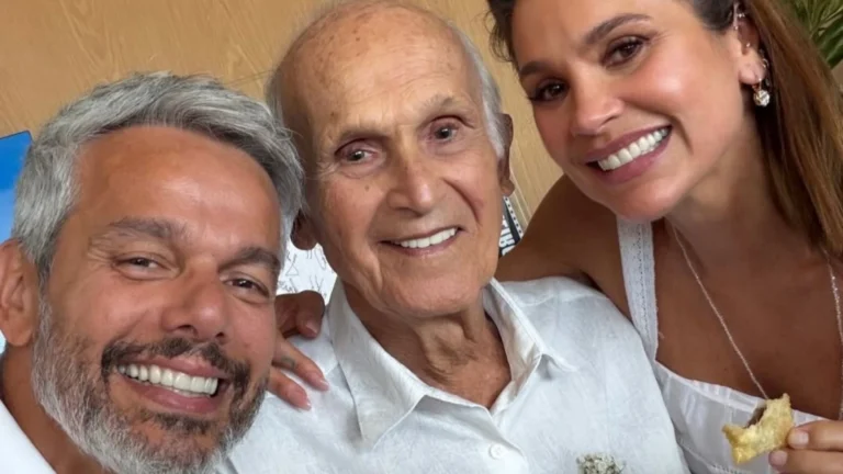 Flávia Alessandra celebra 90 anos do pai e revela: “8 marca-passos”