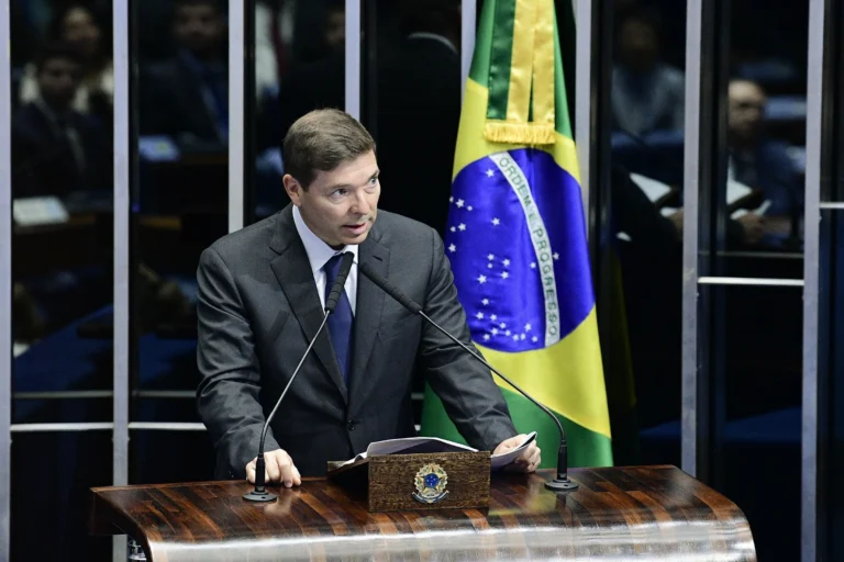 MG: PT cogita Josué Gomes e ex-procurador de Justiça para lugar de Pacheco