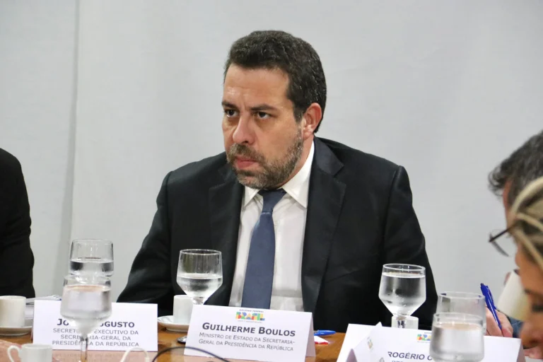 Boulos vai à comissão da 6×1 a uma semana da divulgação do relatório