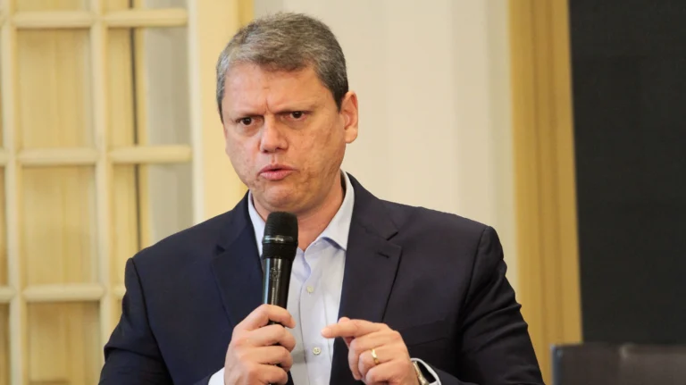 Futura/Apex: Tarcísio é aprovado por 64,4% em SP; desaprovação é de 30%