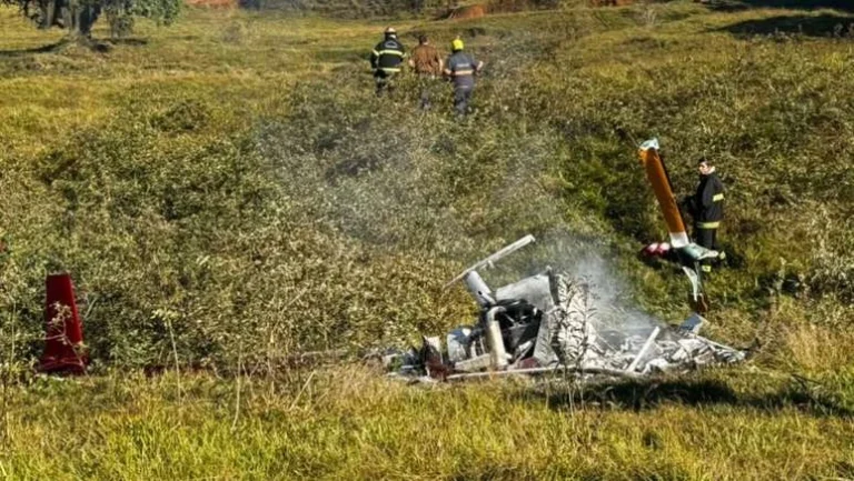 Helicóptero cai em Pomerode e corpo de piloto é encontrado carbonizado