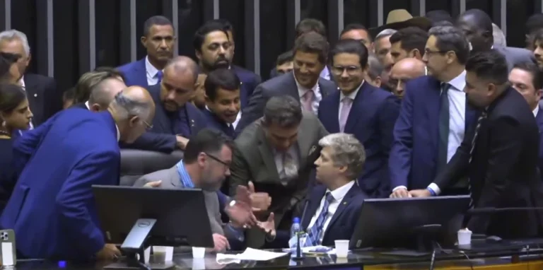 Deputados envolvidos em motim ainda podem recorrer à CCJ sobre suspensão