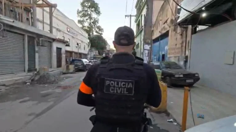 RJ: Polícia faz operação na Maré contra comércio ilegal de armas