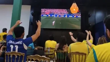 Brasileiros celebram eliminação da Alemanha na Copa do Mundo; veja vídeos