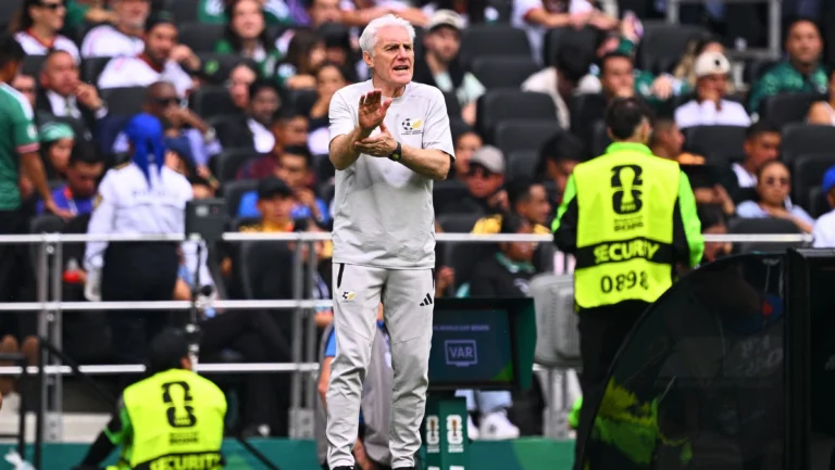 Técnico da África do Sul minimiza derrota: “México estava desesperado”