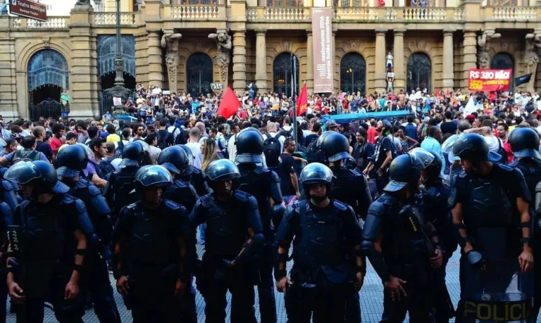 STJ impõe a SP protocolo para atuação da PM em manifestações