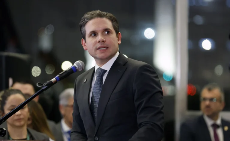 Motta diz que pediu ao governo retirada de urgência em PL da 6×1