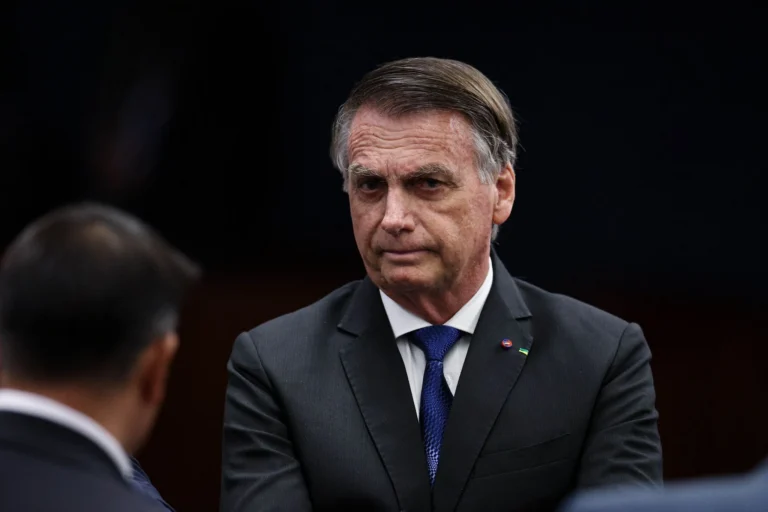 PM apreende arma registrada em nome de Bolsonaro