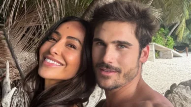 Grávida, Sabrina Sato exibe barriga e se declara para Nicolas Prattes