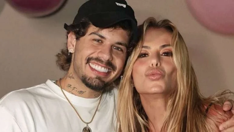 Mãe de Zé Felipe clama por proteção contra ‘inveja’ após compra jatinho de R$ 22 milhões