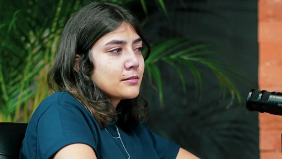 Jovem recorre à Justiça para retirar nome da mãe de certidão após abusos