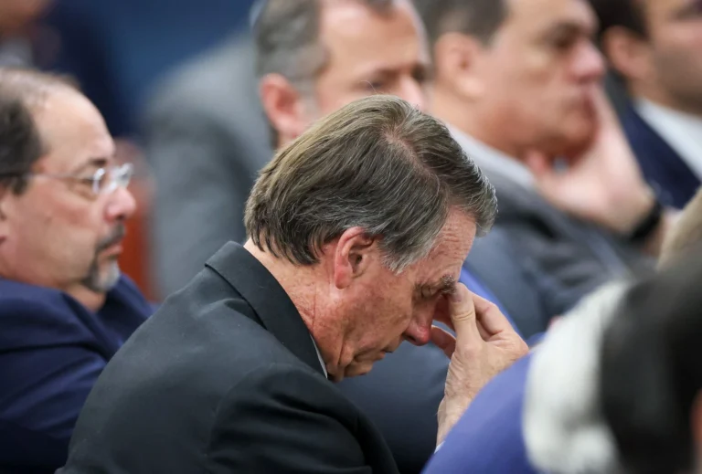 “Crise familiar agrava depressão de Bolsonaro”, diz aliado