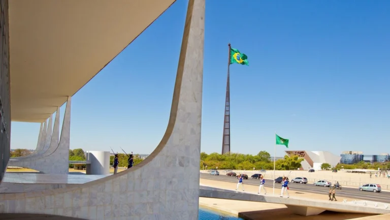Resposta política e reciprocidade adiada: como o governo reagiu ao tarifaço
