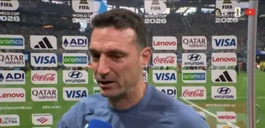 Scaloni vai às lágrimas após virada da Argentina: 