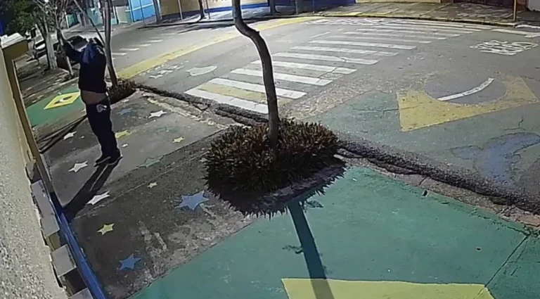 Homem lança spray de pimenta em escola por causa de barulho em SP