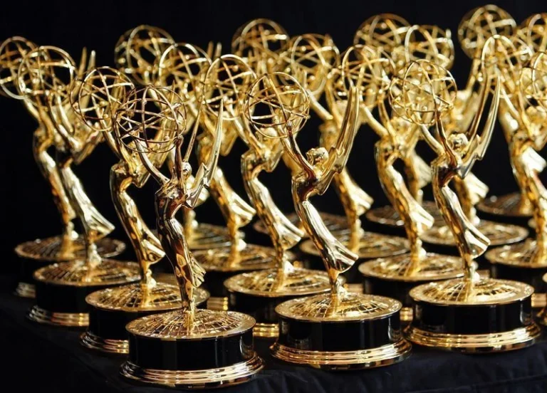 Emmy 2026: mudança em transmissão causa revolta em sindicatos