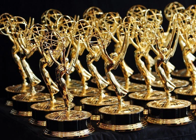 Emmy 2026: mudança em transmissão causa revolta em sindicatos