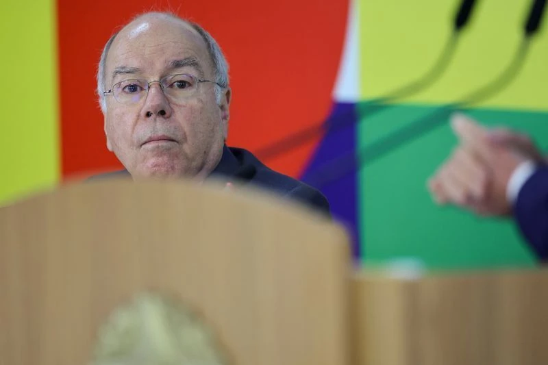 Vieira deve ter novo encontro com embaixador na Argentina na quarta (29)