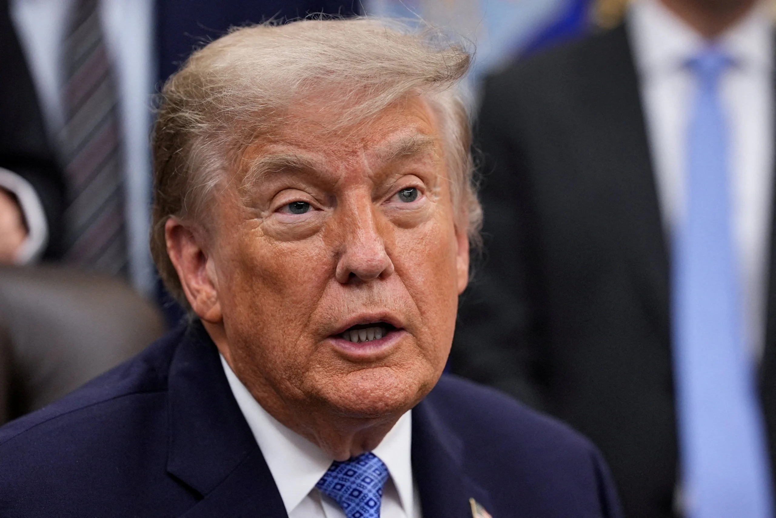 Trump envia ao Congresso notificação de que conflito com Irã foi retomado