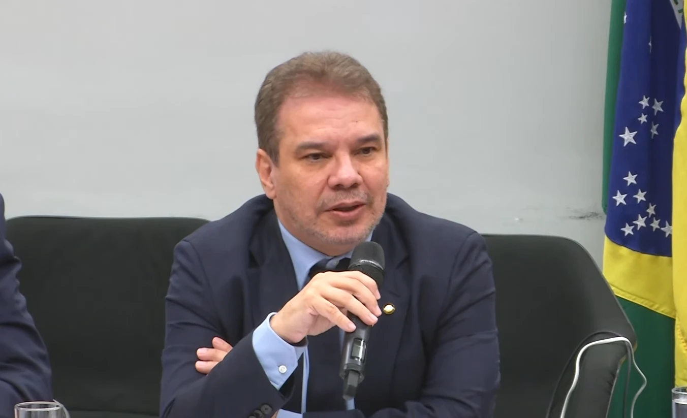 Ministro reage aos EUA e diz que “soberania precisa ser respeitada”
