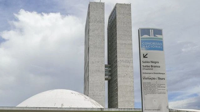 Veterinária é atacada por cão do Senado Federal em Brasília
