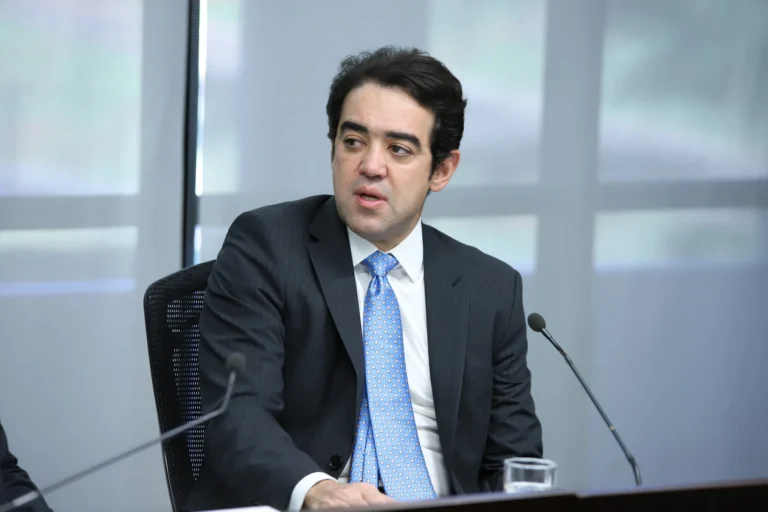 Bruno Dantas confirma saída do TCU