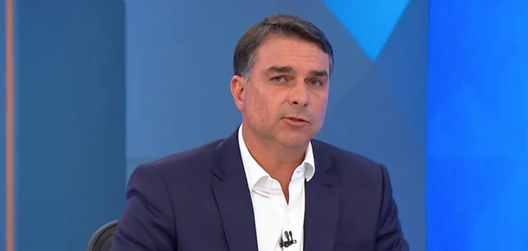 Flávio promete “tesouraço” nos impostos para aumento do salário mínimo