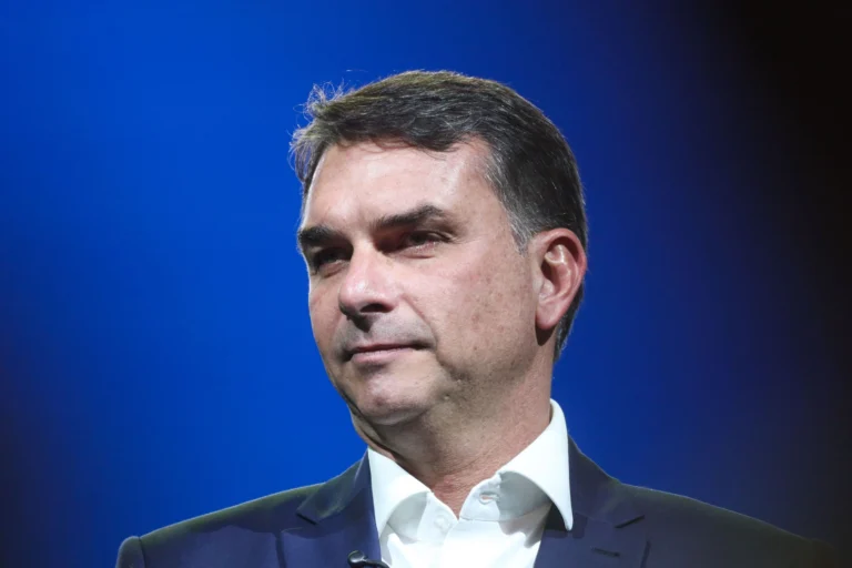 Flávio diz que indicará ao STF quem não “usar caneta para injustiça”
