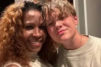 Ex-babá de filho de Neymar parabeniza Davi Lucca pelos 15 anos