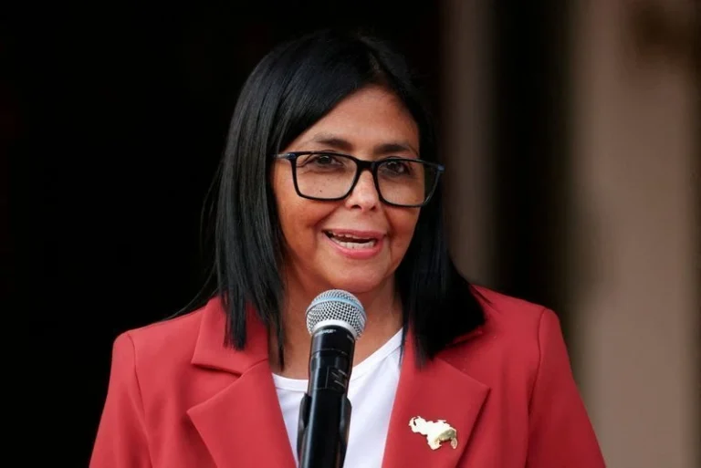 Delcy diz que acordo com EUA vai impulsionar o “renascimento” da Venezuela