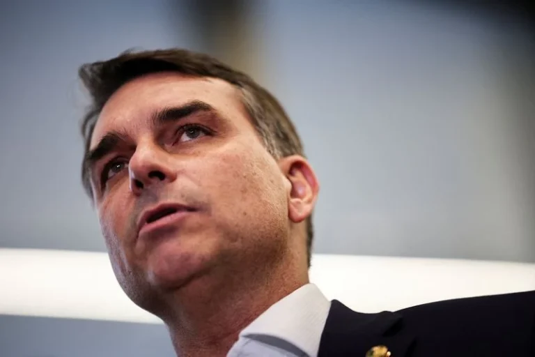 Flávio relata ao TSE escalada violenta e aumento de ameaças