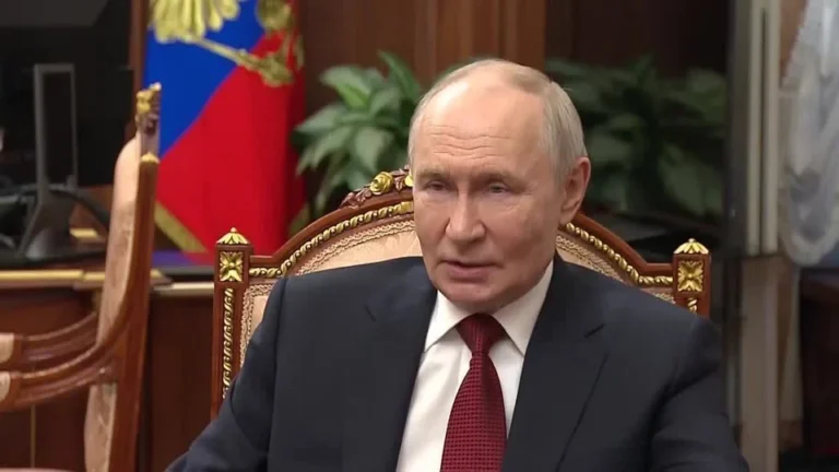 Putin diz preferir negociar paz na Ucrânia com pessoas próximas a Trump