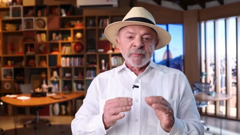 Lula diz que Brasil não será “colônia de ninguém” em pronunciamento
