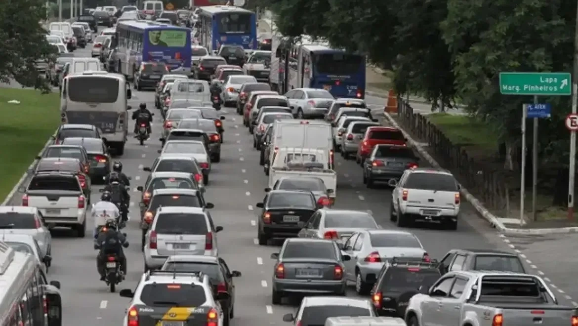 Rodovias e terminais de SP devem ter alto fluxo no feriado