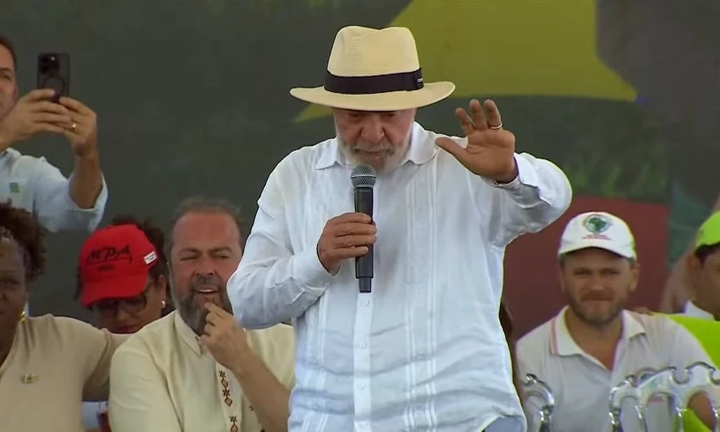 Lula ajusta agenda e mira símbolo da direita em Minas
