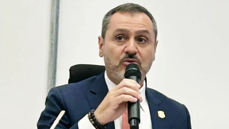 AGU entra com pedido para suspender afastamento de Andrei da PF